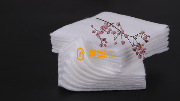 為什么鮮花吸水棉的吸濕能力強(qiáng)？