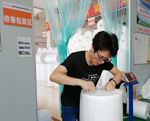 針刺無(wú)紡布包裝