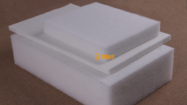 為愛車裝上吸音隔熱棉，讓駕駛環(huán)境更安靜舒適