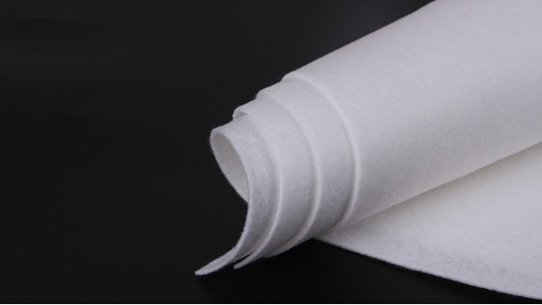 阿克蘇紡織工業城近百家企業主接受政策法規培訓