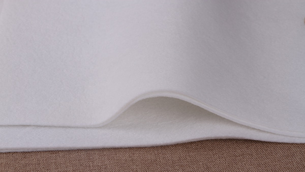 一次性口罩，使用針刺棉無紡布為材料